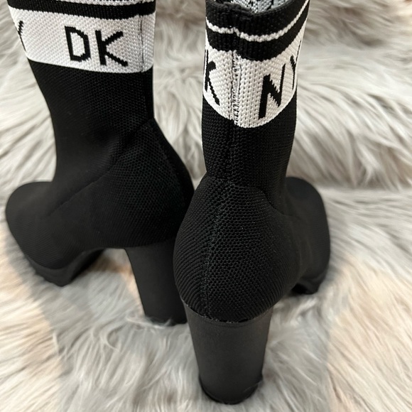 DKNY Black/White Logo Tessa Stretch Knit Chunky Rugged Heel Sock Fit Booties.NEW - Picture 5 of 9